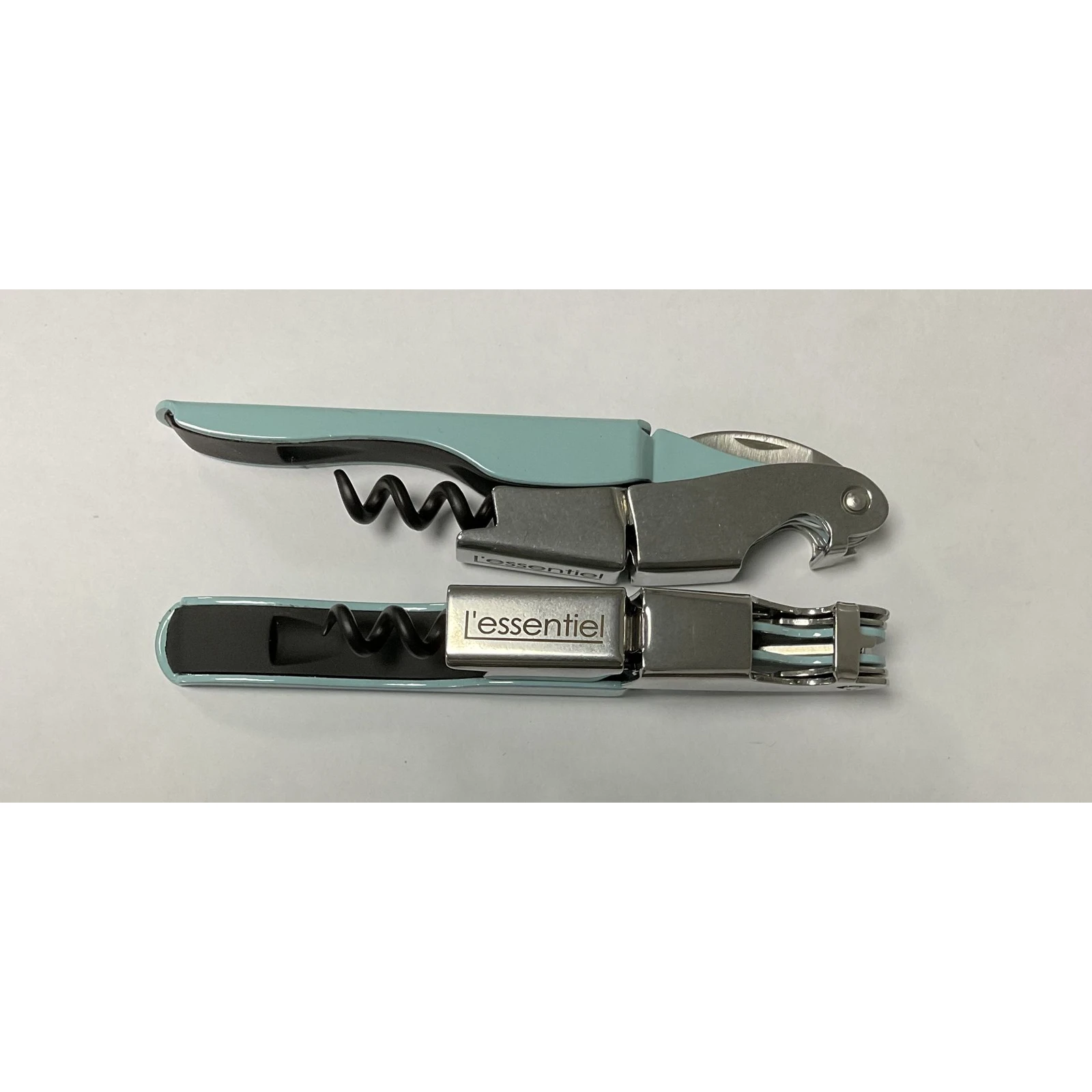 L'essentiel First corkscrew Blue 549C in individual carton